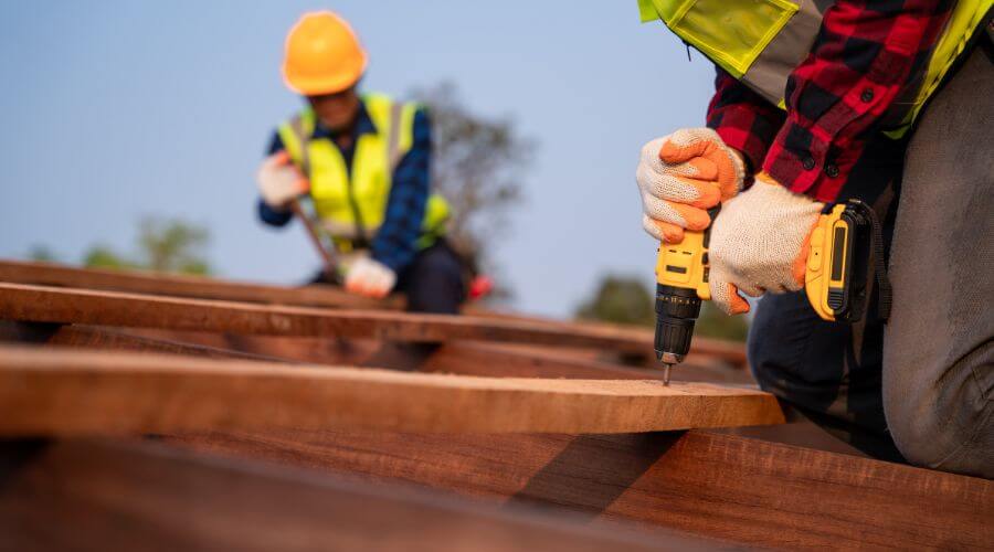 Professional gutter cleaning in Vandalia, MI